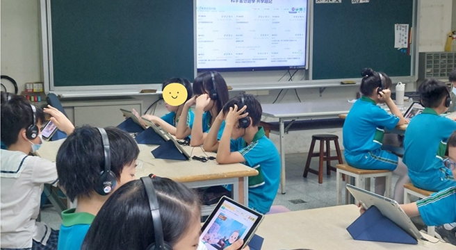 課堂中觀看影片再指派作業